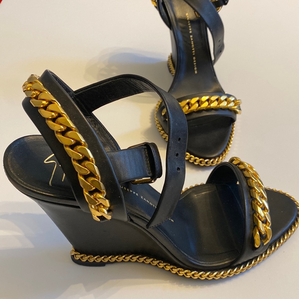 Giuseppe zanotti chain sandals